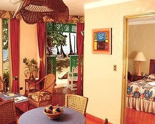 Paradise Beach Club By Vrc Hotel